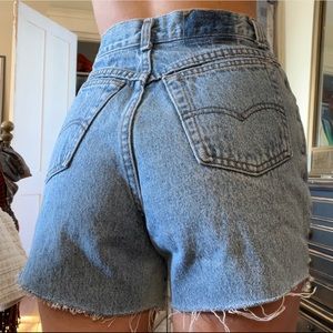 SOLD Vintage Levi’s Shorts Size 24